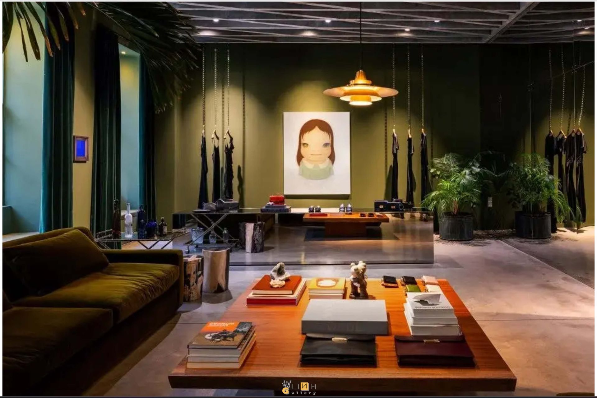 NGẮM KIỆT TÁC NGHỆ THUẬT ĐƯƠNG ĐẠI TẠI CỬA HÀNG FLAGSHIP VICTORIA BECKHAM